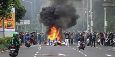 Komnas HAM Sebut 10 Orang  Tewas, Korban Luka Belum Dirinci dan  1.683 Orang Ditahan
