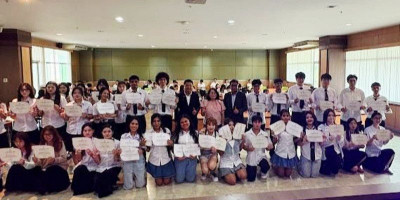 Mahasiswi Indonesia Raih Dua Penghargaan di Hari Guru Nasional Thailand