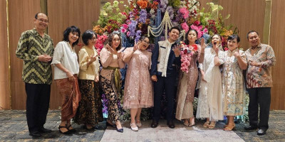 Janji Cinta Terikat dalam Suasana Hangat