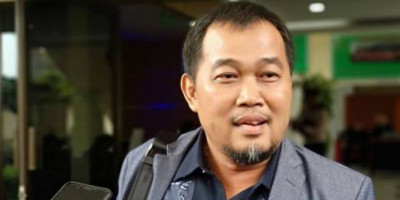 Viral Foto Main Domino dengan Eks Tersangka Pembalakan Liar, MAKI Kritik Menhut Raja Juli