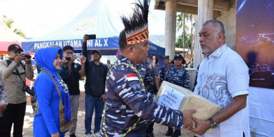 HUT ke-80 TNI-AL, Kodaeral X Gelar Baksos di Kampung Kayo Pulau