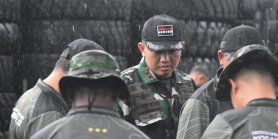 Dandim 1710/Mimika Bersama Anggota Ikuti Lomba Menembak Trisula Open Championship Dalam Rangka HUT Kogabwilhan III