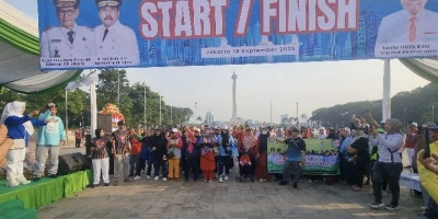 Fahira Idris Dukung Komitmen BKPRMI Jaga Jakarta dalam Acara Fun Walk di Monas