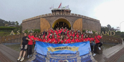 Reuni Emas Angkatan '75 Perguruan Wahidin Digelar di Lembang, Hadirkan Semangat Kebersamaan