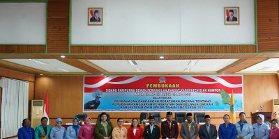 Ketua Persit KCK Dim 1708 Dampingi Ibu Wabup Biak Hadiri Sidang Paripurna DPRK