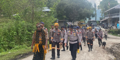 Tim K9 Mabes Polri Diterjunkan Bantu Pencarian Korban Bencana di Nagakeo, NTT