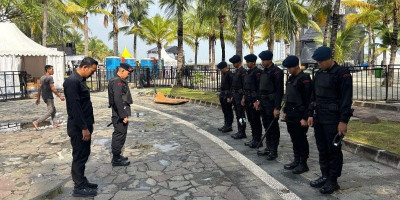 Tim Jibom Brimob Polda Metro Jaya Lakukan Sterilisasi di Ancol
