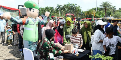 Hari Kedua TNI Fair, Stan Pusterad Ramai Dikunjungi Masyarakat 
