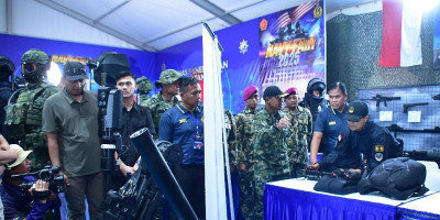 Antusias Masyarakat Warnai Kunjungan Kasal Dan Pangkormar Di Navy Fair 2025