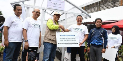 Telkom Dukung Pengelolaan Sampah Desa Cijaura Bandung Lewat Greenhouse dan Tempat Sampah Organik