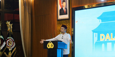 UAS: Polri Tak Perlu Mengejar Kepuasan Publik, Hadir dan Bekerja dengan Amanah