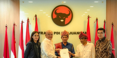 Dua  Kelompok Masyarakat Ngadu ke Fraksi PDIP DPR Keluhkan Kerusakan Lingkungan dan Konflik Tanah