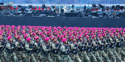 Jelang Puncak HUT Ke-80 TNI, Prajurit dan Alutsista Korps Marinir Tampil Garang Di Monas