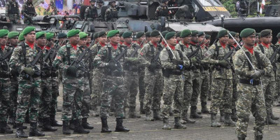 Kodim 1710/Mimika bersama Satuan TNI Se-Garnisun Timika Gelar Upacara HUT ke-80 TNI