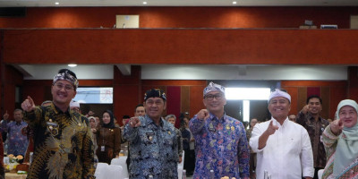 Kepala BKN Prof. Zudan Bersama 17 Kepala Daerah Wilayah Jabar-Banten Tandatangani Penerapan Manajemen Talenta