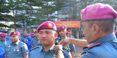 Upacara Tradisi Kenaikan Pangkat Anggota Mako Kormar