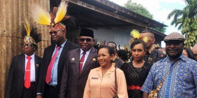 Ferdinandus Kainakaimu Dilantik Jadi Sekda Definitif Papua Selatan