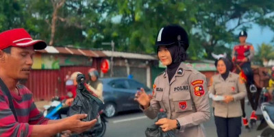 Polisi Satwa Baharkam Polri Tebar Kepedulian Lewat Program Jumat Barokah di Depok