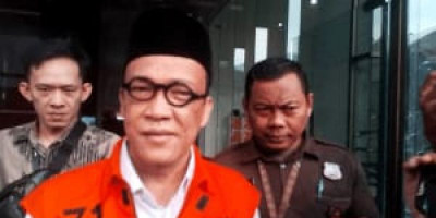 Ketika Kebenaran Diparkir di Ducati Merah