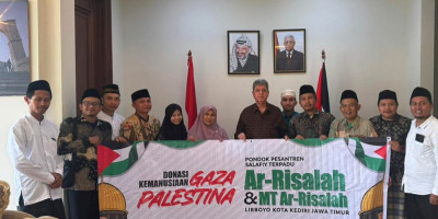 Pondok Pesantren Ar-Risalah Lirboyo Salurkan Bantuan Kemanusiaan untuk Gaza Palestina