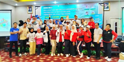 Ketum Perwatusi Tutup Pelatihan dan Sertifikasi Instruktur Senam Pencegahan Osteoporosis di Sumbar