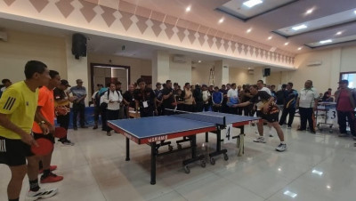 Seru! Wali Kota Jaktim dan Anggota DPRD Berlaga di Turnamen Tenis Meja Matraman Cup 3