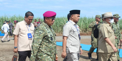 Pangkormar Dampingi Kasal Panen Ketahanan Pangan TNI AL 2025 Di Lampung