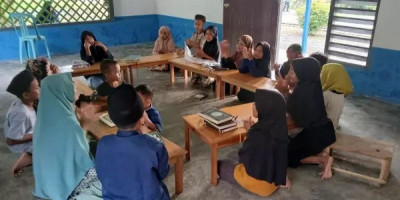Kiprah Daiyah Pertama di Pedalaman, Ustadzah Ila Beri Warna Baru di Tanasumpu