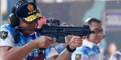 Panglima TNI Hadiri Kejuaraan Menembak Kasau Cup 2025 di Brigade Parako I Pasgat