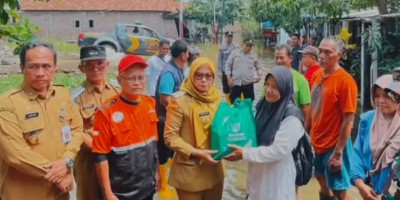 Bupati Eisti’anah Tinjau Banjir dan Berikan Bantuan, BPBD Siapkan Mobile Pompa