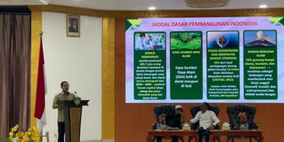 Prof. Rokhmin Dahuri: Ekonomi Biru Kota Tual Kunci Ketahanan Pesisir di Era Perubahan Iklim