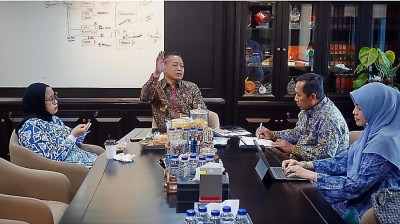 Menkop Siapkan Dana Ratusan Miliar melalui LPDB untuk Penyediaan Bahan Pangan MBG