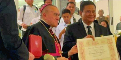 Irjen Pol (Purn) Heribertus Dahana Terima Medali Kehormatan dari Paus Leo XIV