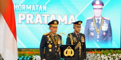Kapolri Pimpin Upacara Penganugerahan Tanda Kehormatan Bintang Bhayangkara Pratama