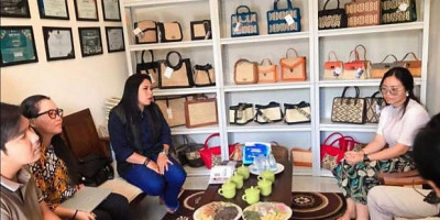 Perjuangan Tak Kenal Lelah Fasilitator Rumah BUMN Telkom Ajak Digitalisasi UMKM Binaan
