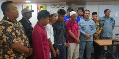 Bakamla RI Jemput Empat Nelayan Indonesia di Perbatasan Laut Indonesia-Malaysia