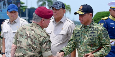 Panglima TNI Dampingi Presiden RI dan Raja Yordania Saksikan Demonstrasi