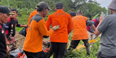 Longsor Pandanarum Telan Korban Jiwa, Tim SAR Terus Lakukan Evakuasi