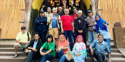 Keseruan Reuni Para Aki dan Nini dari Kelas 2 IPA 3 SMAN IX Bulungan Tahun 1978 