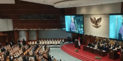 Resmi, DPR Sahkan RKUHAP menjadi UU