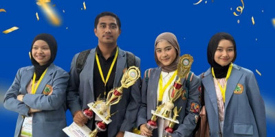 Mahasiswa FKG Moestopo Tampilkan Prestasi Gemilang di DENSMART 2025 Trisakti