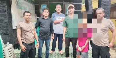 Bhabinkamtibmas Koja Selamatkan Dua Remaja dari Arus Deras Kali Kresek