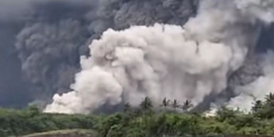 Letusan Semeru Dipandang sebagai Pengingat Alam untuk Manusia