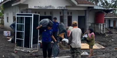 Bergerak Cepat, Laznas Dewan Dakwah Hadir untuk Penyintas Erupsi Semeru