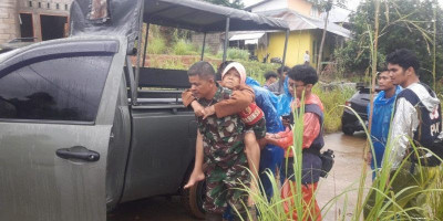 TNI AD Responsif Tangani Banjir di Aceh dan Longsor di Sumbar