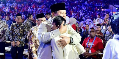Dari Panggung Hari Guru, Azzam Sentuh Hati Presiden dan Bangsa