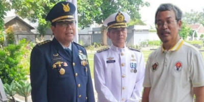 Pastor Berseragam Loreng Peraih Rekor MURI Kini Lahir Baru di Usia 58