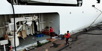 Tanjung Datu-301 Salurkan Bantuan Korban Bencana di Sumatra