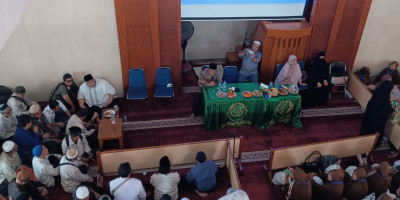 Dewan Da'wah Kota Bekasi Salurkan 550 Paket Sembako untuk Warga Tuna Netra dan Duafa
