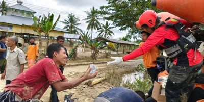 Banjir Melanda Aceh, Tim SAR Berkejaran dengan Waktu Selamatkan Warga